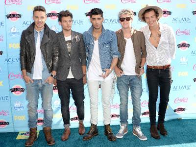 One Direction Menangkan Penghargaan Terbanyak di Teen Choice Awards 2013!